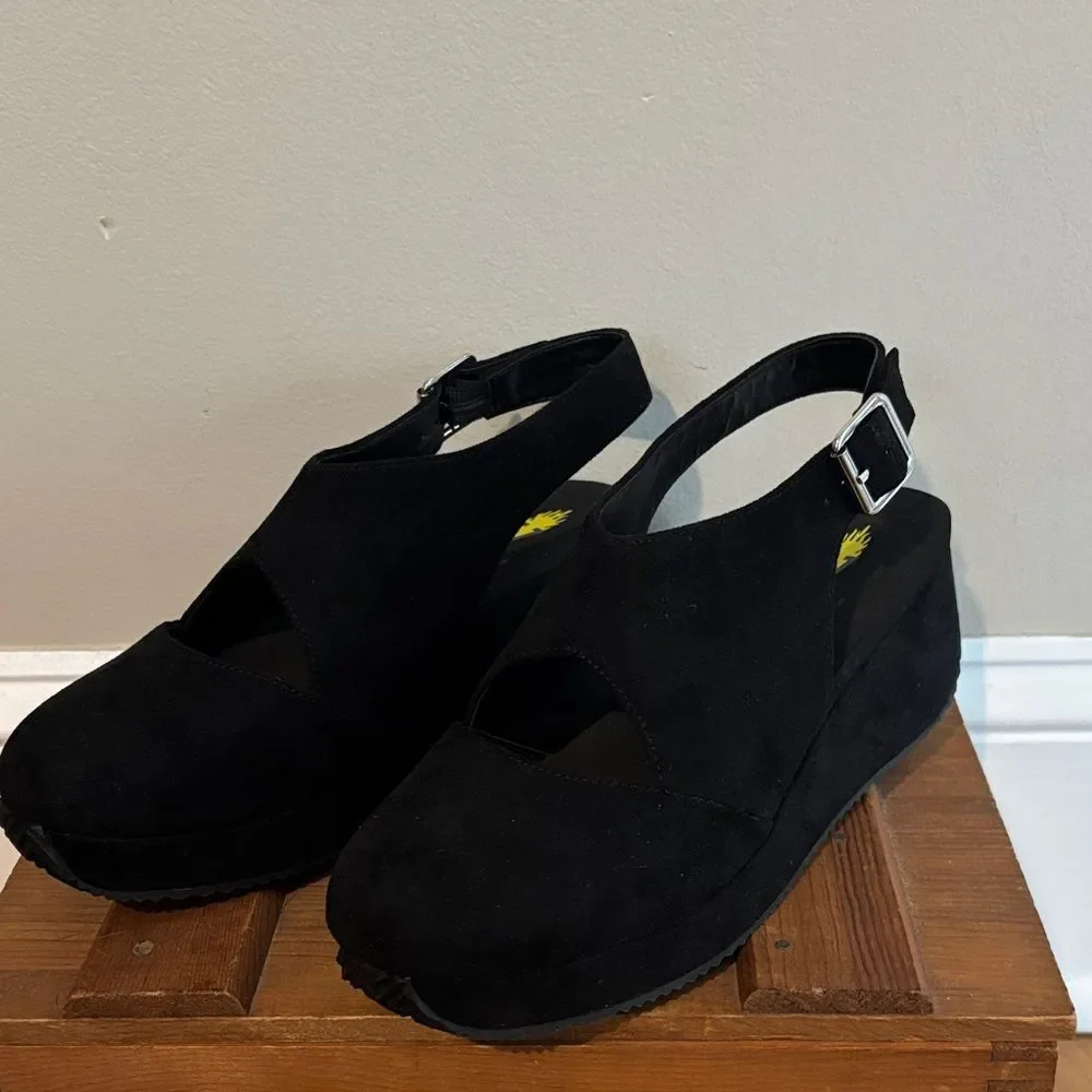 Volatile Women's Aurora Wedge size 9